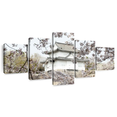 Latitude Run® Sakura Blossoms In Nagoya Castle