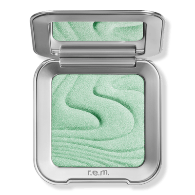 Interstellar Highlighter Topper - mama earth
